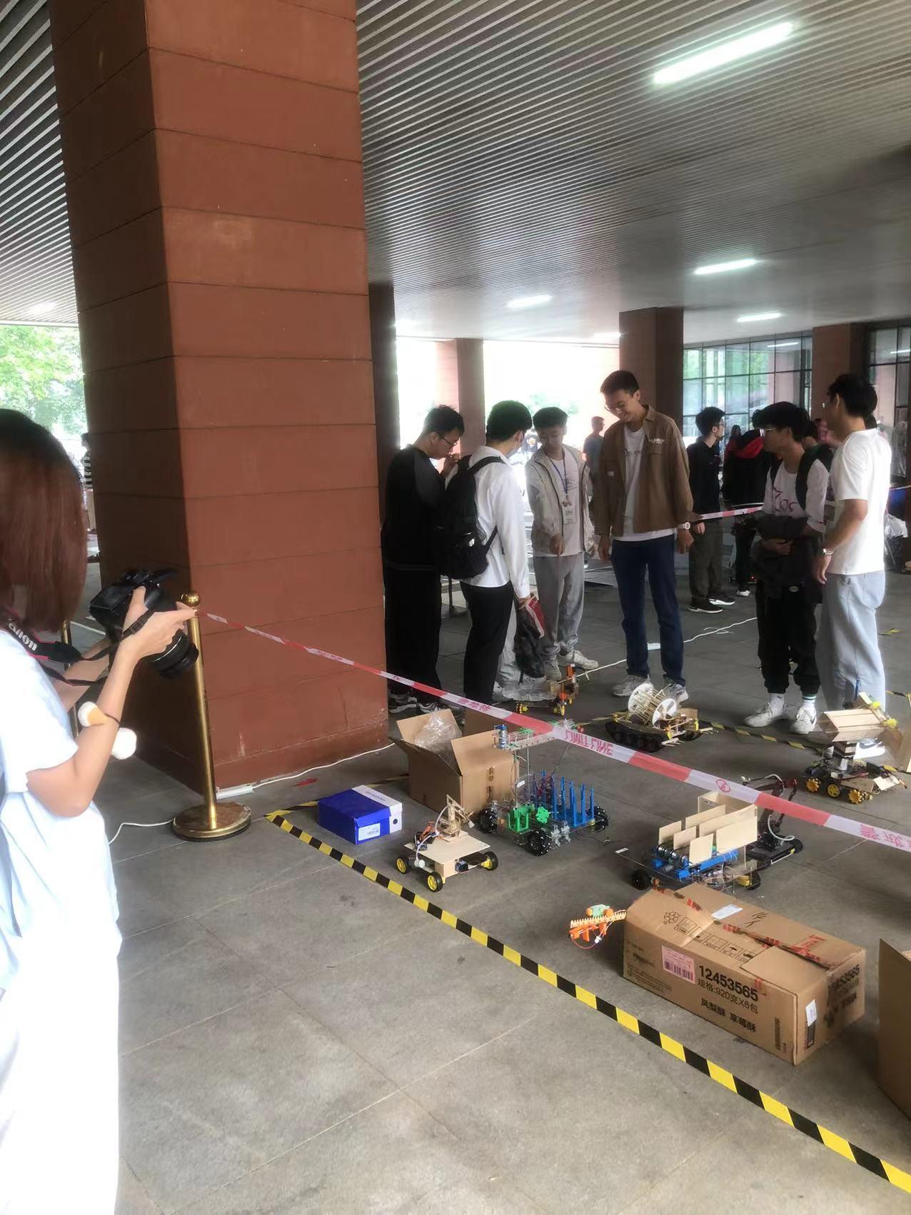 狄耐克获得发明专利授权:“一种适用于智慧家庭的可学习可训练的大数据模型装置”