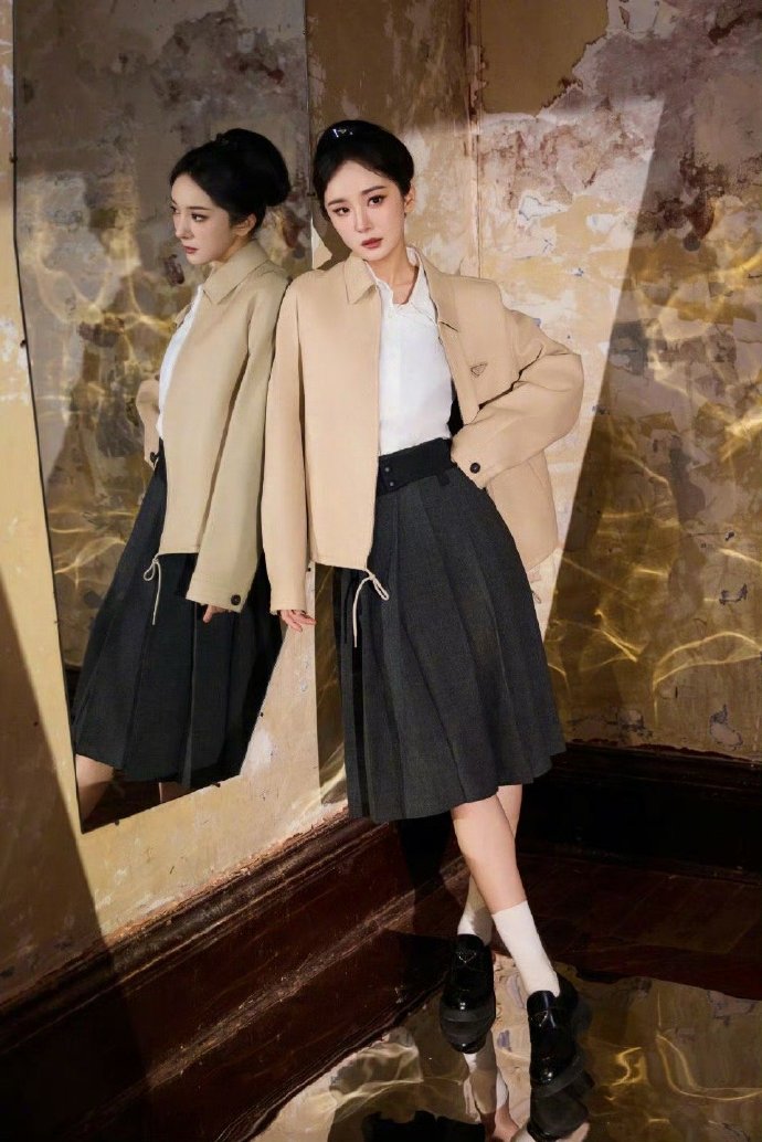 杨幂出任 Prada 代言人