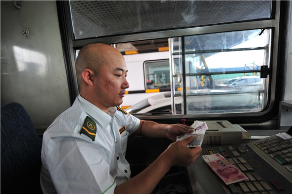 优利德：1月16日高管孙乔减持股份合计2100股