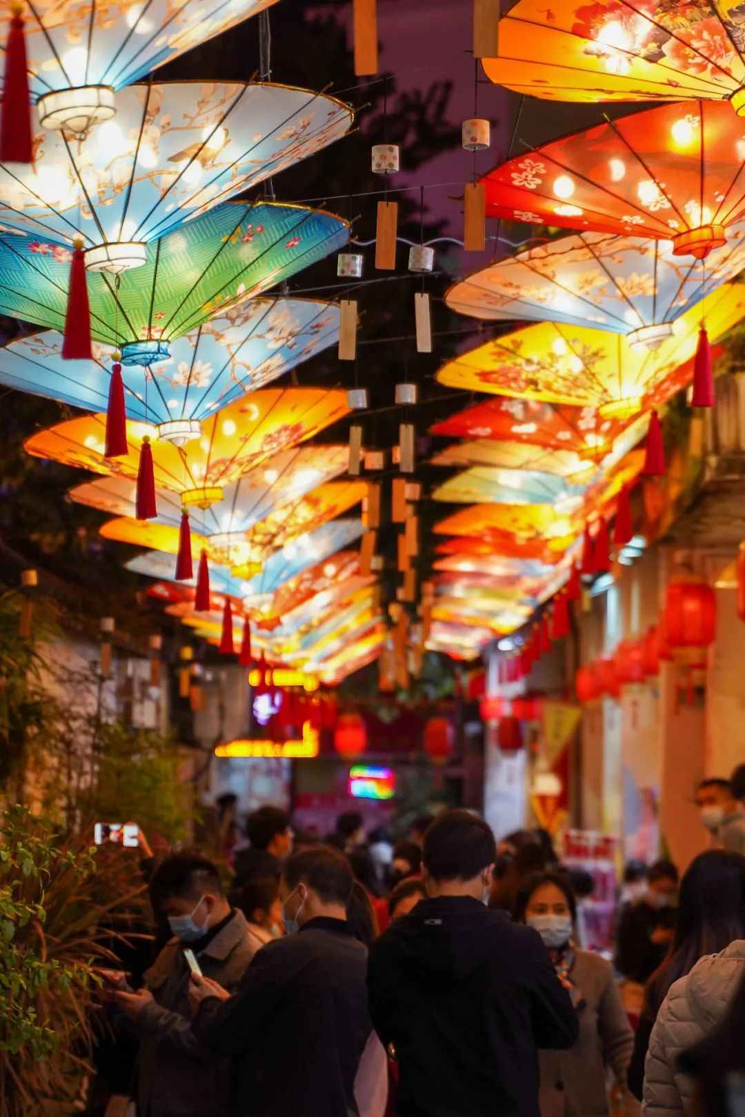 华侨城2025年销售额177.3亿元