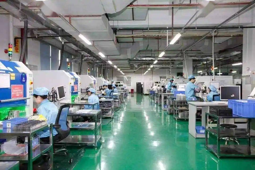 硕贝德获得发明专利授权：“一种低剖面宽带高隔离度基站天线”