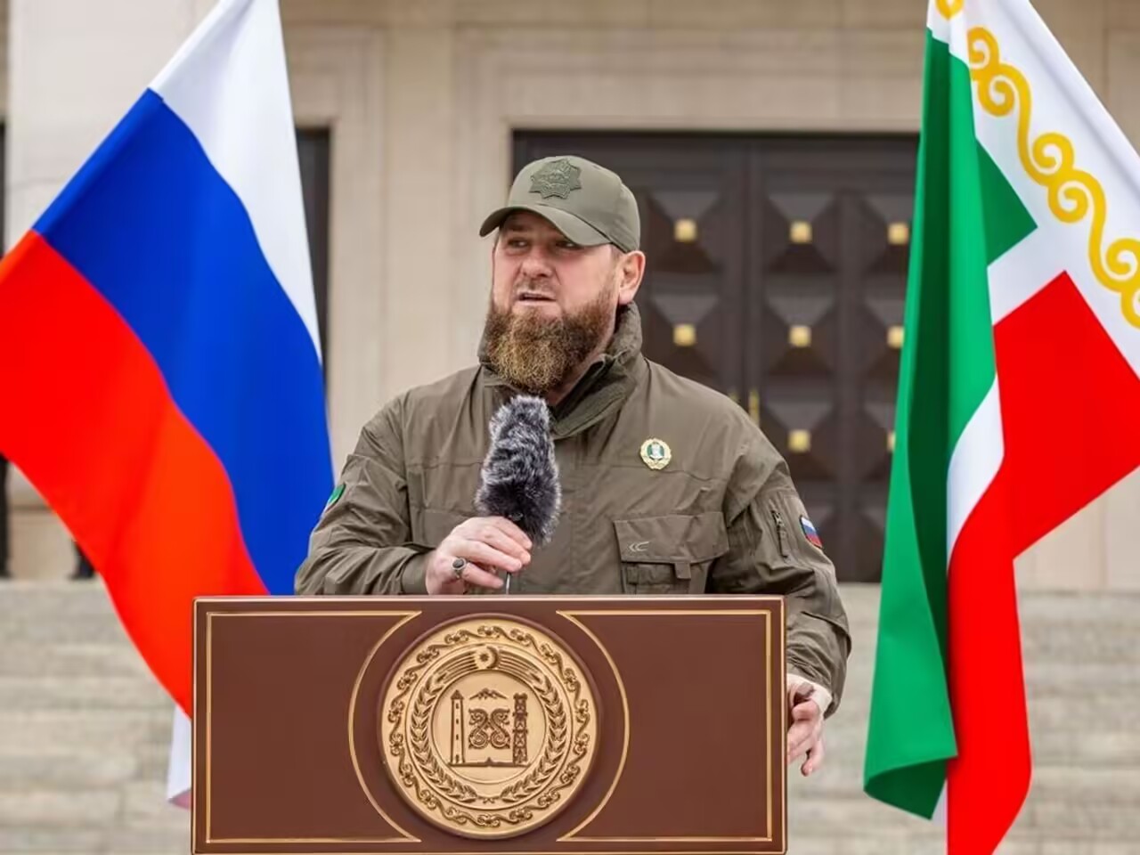 黄金汹涌险资淡定 2000亿资金为何“按兵不动”？