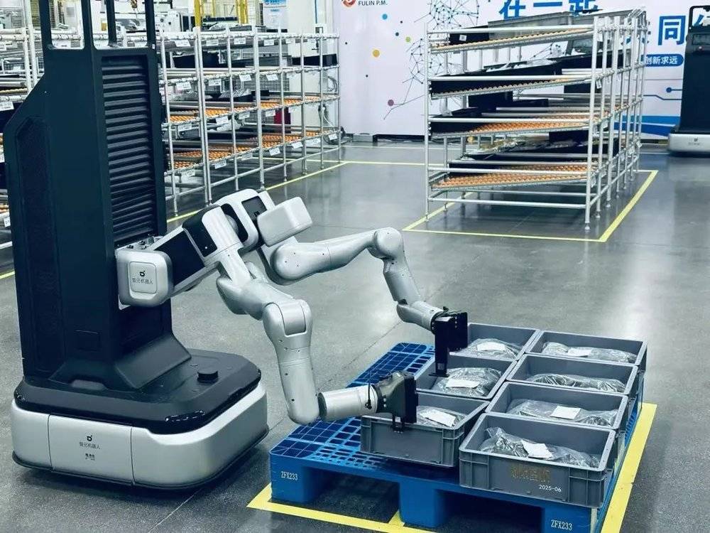 加速人形机器人进工厂