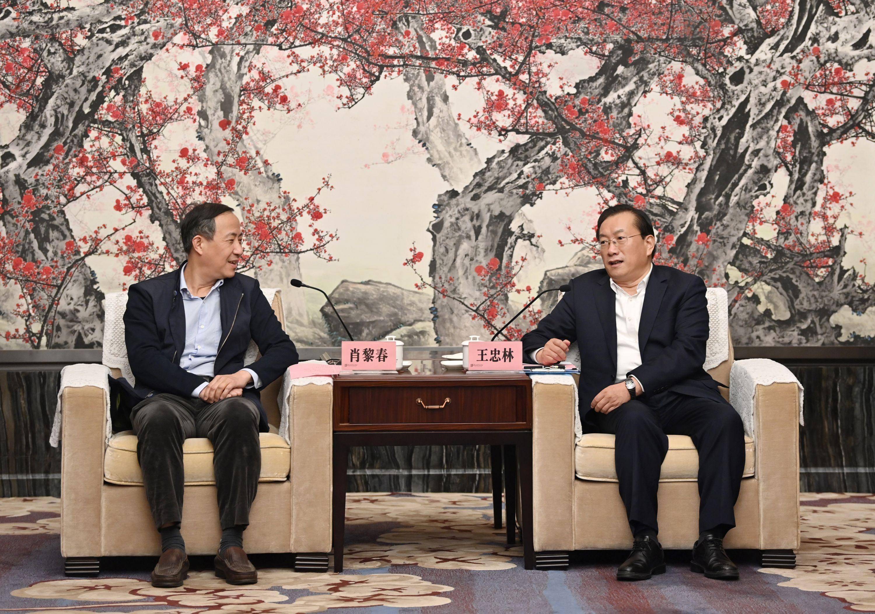 湖北省人大代表、中贝通信董事长李六兵：建议多措并举推动湖北AI产业高质量发展