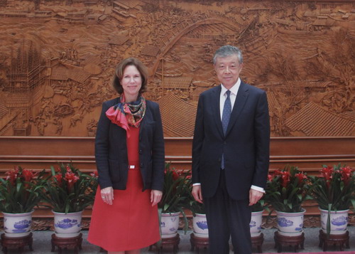 张治礼会见英国驻华大使魏磊