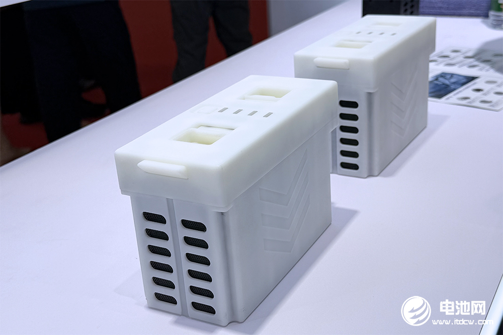 我国科学家打造出安全、抗冻、耐热新型电池