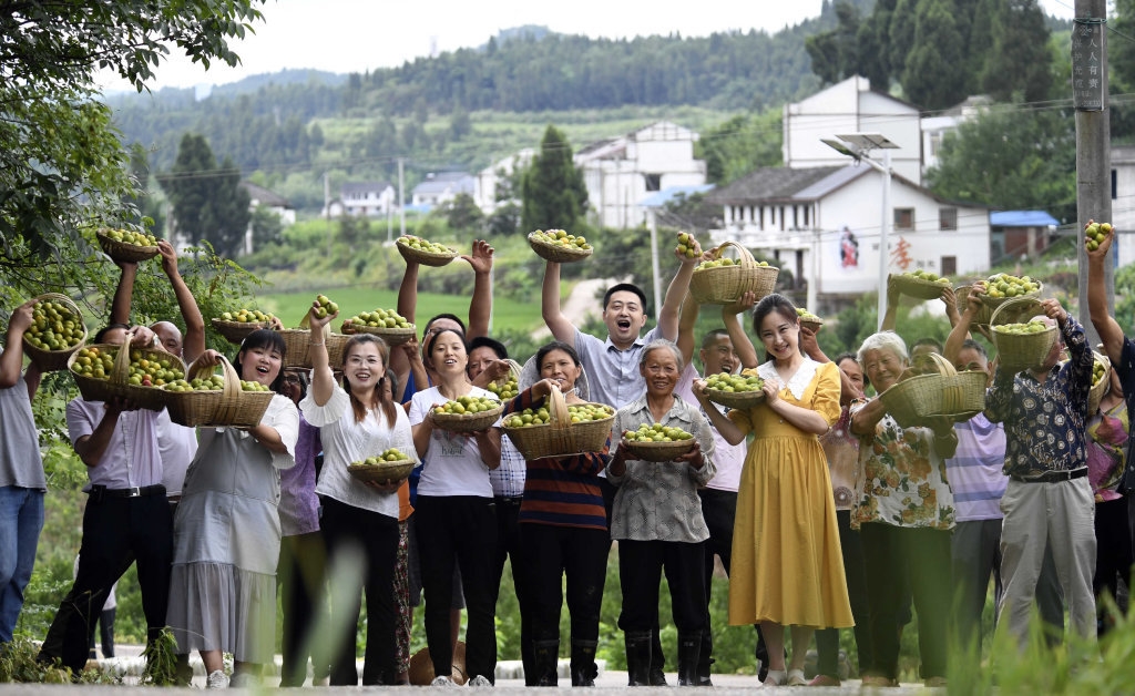 新春走基层｜广西巴立村：户户皆有大学生 深山书写振兴答卷