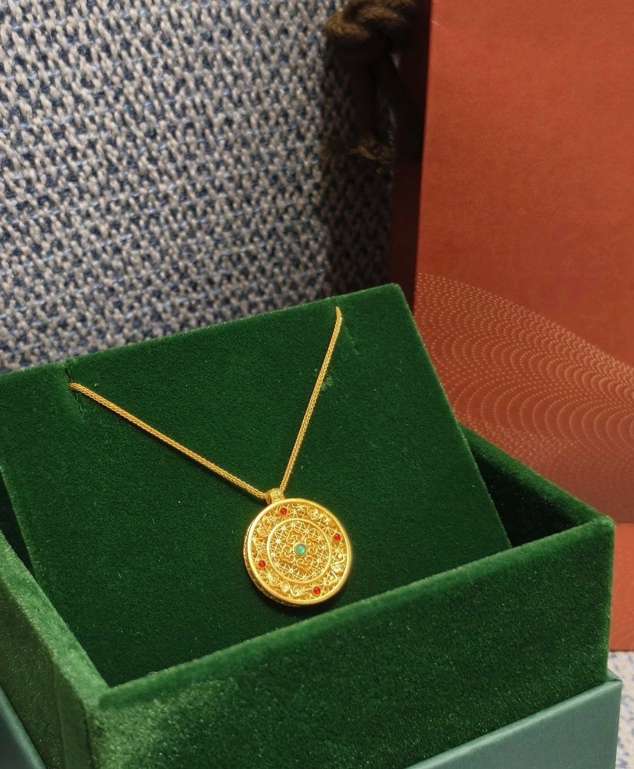 周大生获得外观设计专利授权：“挂坠（G0N1000569G）”