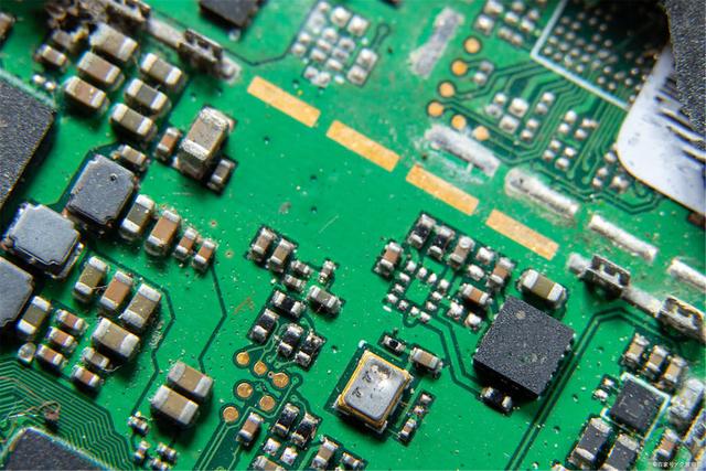 鹏鼎控股获得发明专利授权:“电路板结构的制造方法”