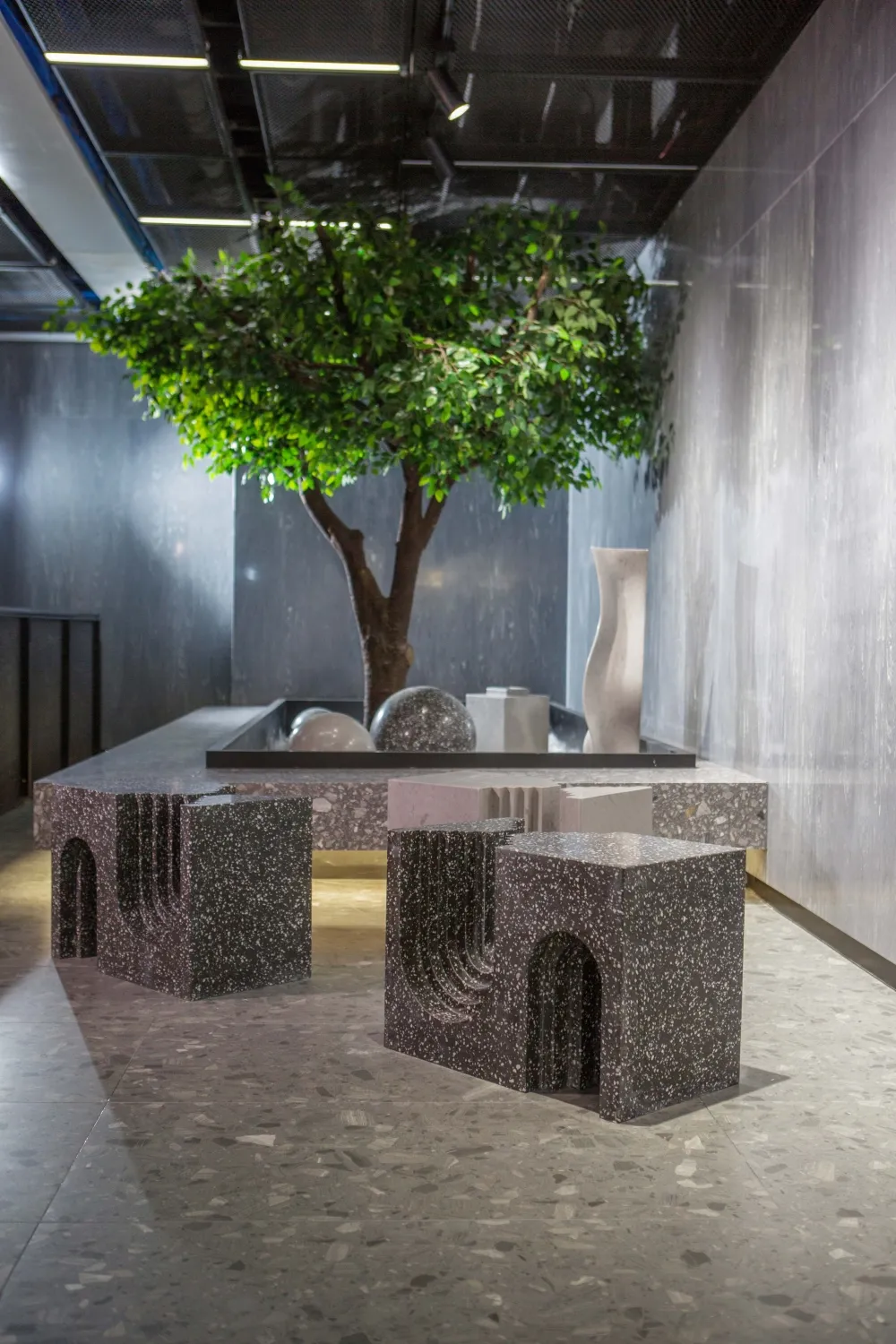 东鹏控股获得发明专利授权：“一种多釉面效果的釉面砖混烧工艺”