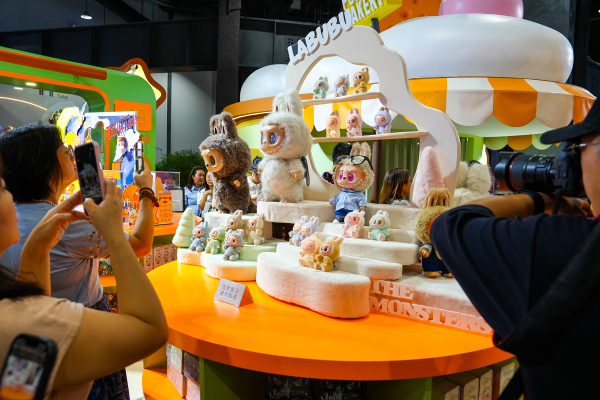 潮玩产业千亿规模背后：Z世代“收藏经济”如何支撑复购率?_人保服务 ,人保护你周全