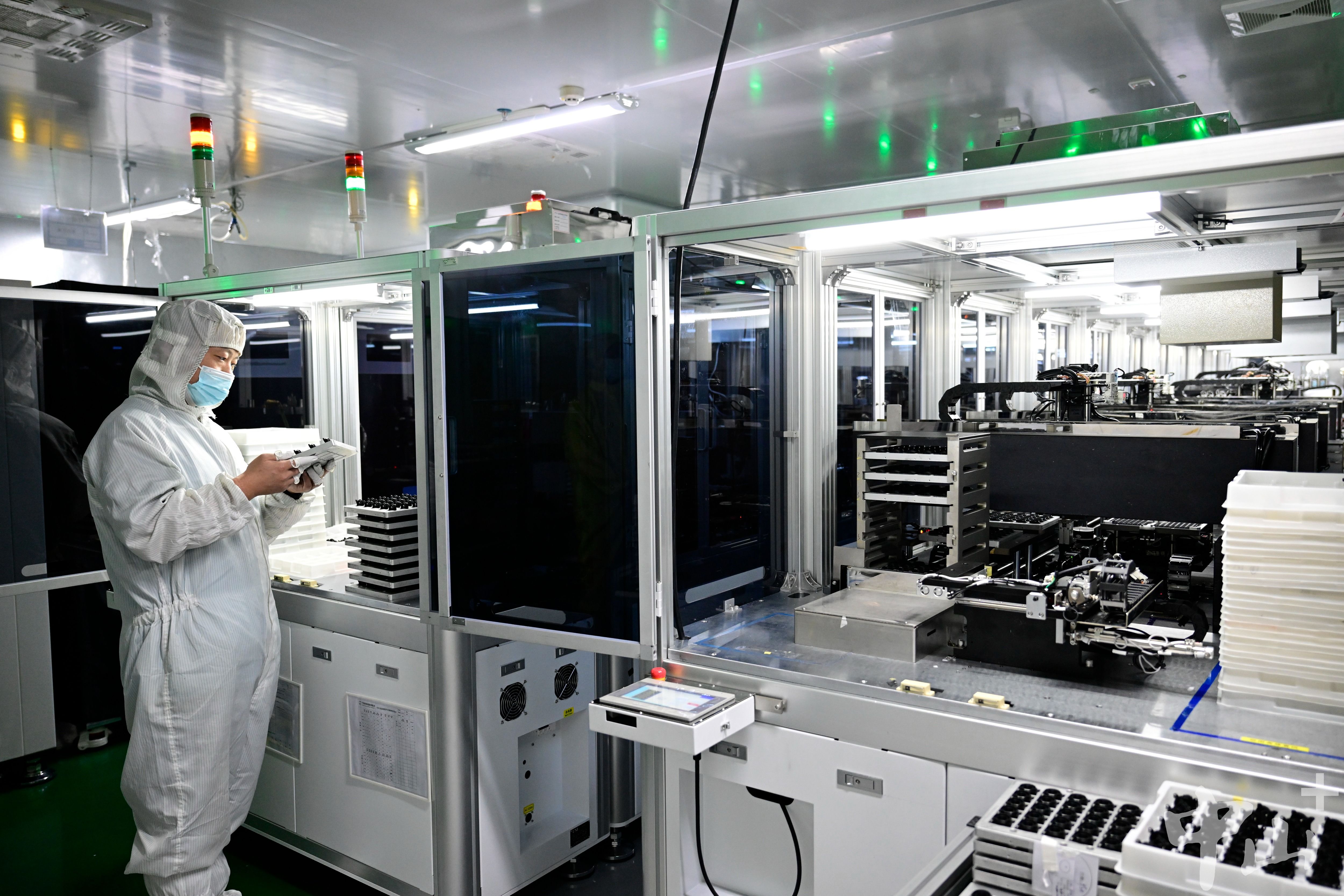 弘景光电2025年营收增长55%，董事长赵治平上年薪酬87.54万元职工人均薪酬10.35万元