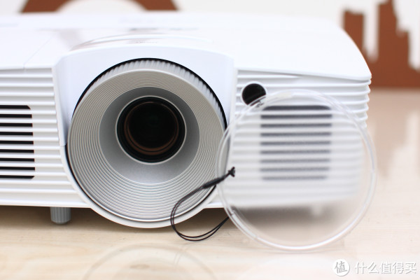 光峰科技获得实用新型专利授权：“投影镜头及近眼显示装置”