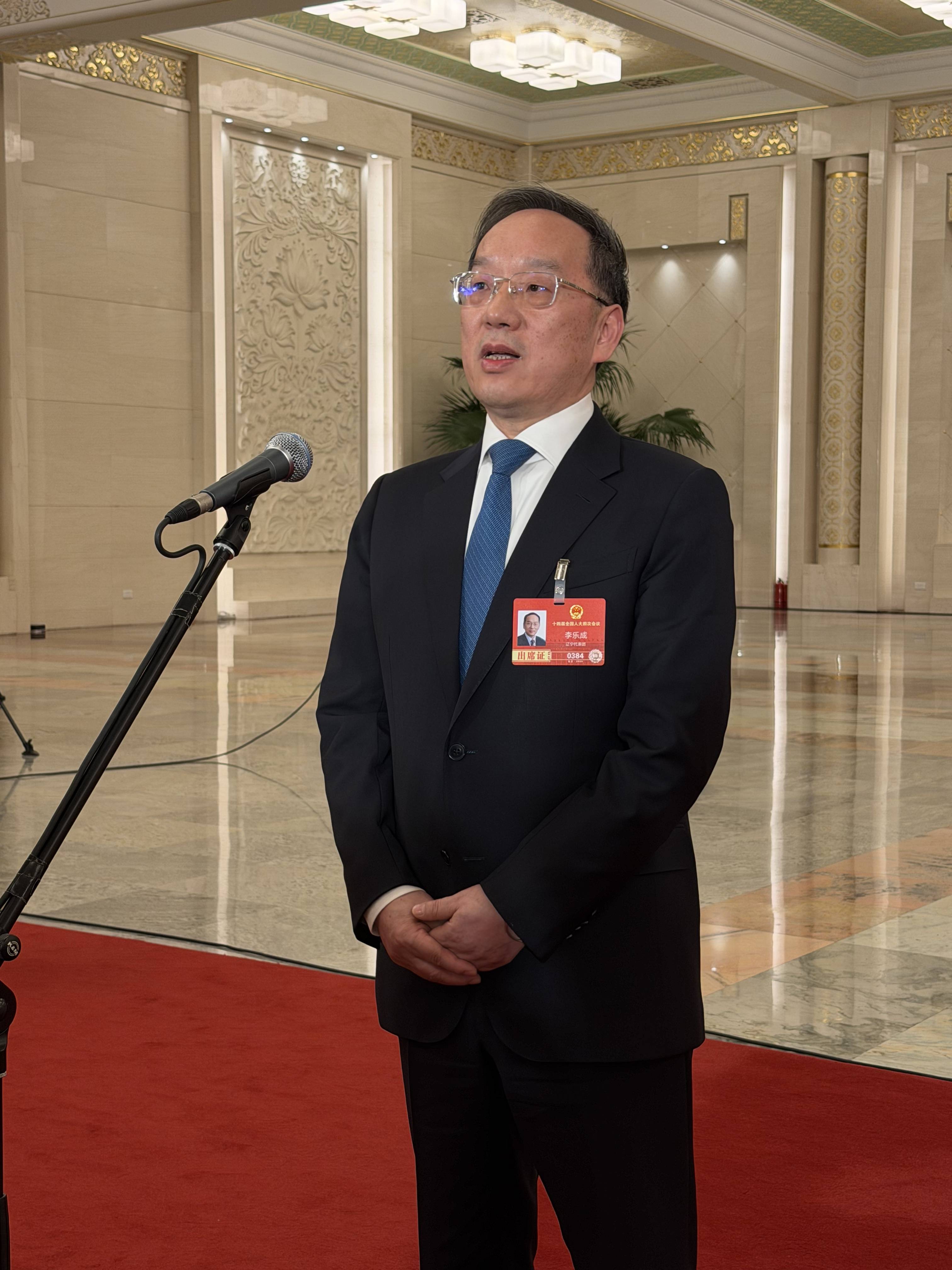 部长通道丨工信部部长李乐成：2026年将加强优质企业的梯度培育