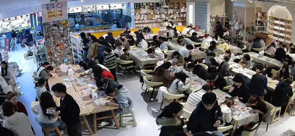 拼豆让年轻人甘愿当“流水线工人”