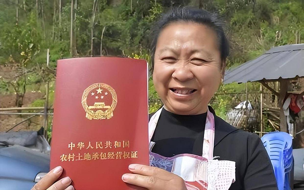 中办、国办印发《关于做好第二轮土地承包到期后再延长30年试点工作的意见》