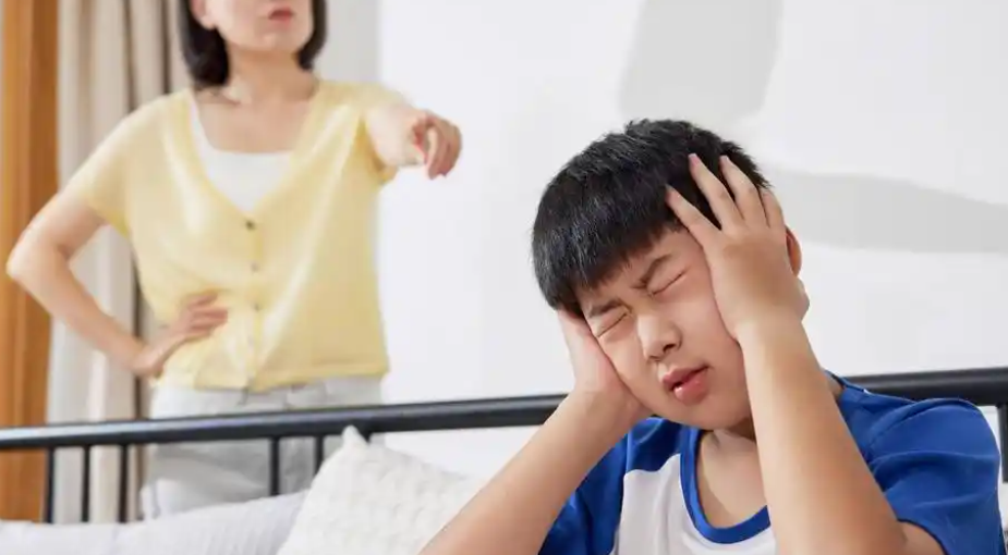 碰上孩子的第一个叛逆期，怎么教育？4招“套路”让娃乖乖配合