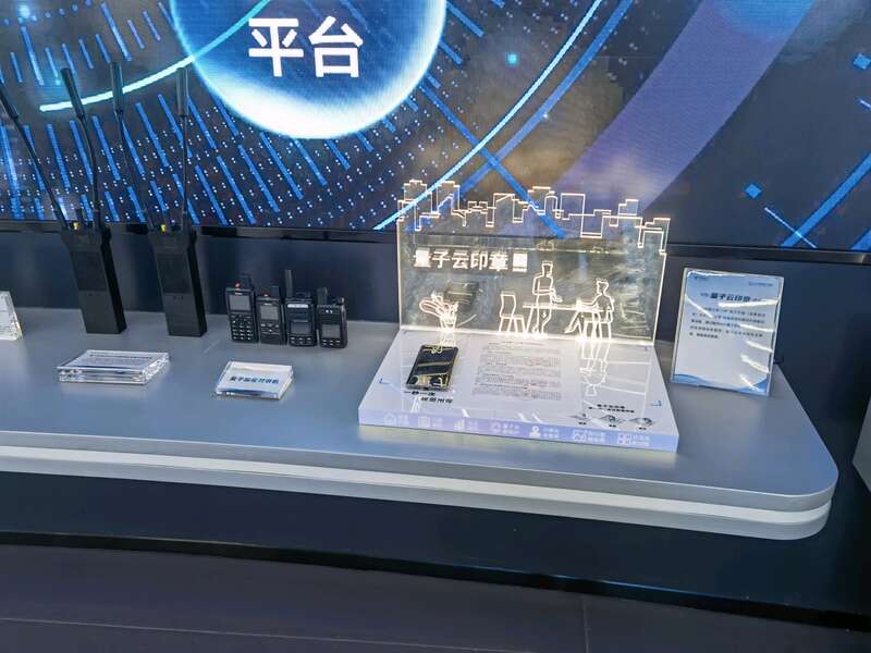活力中国调研行｜全自动收椅机器狗来了